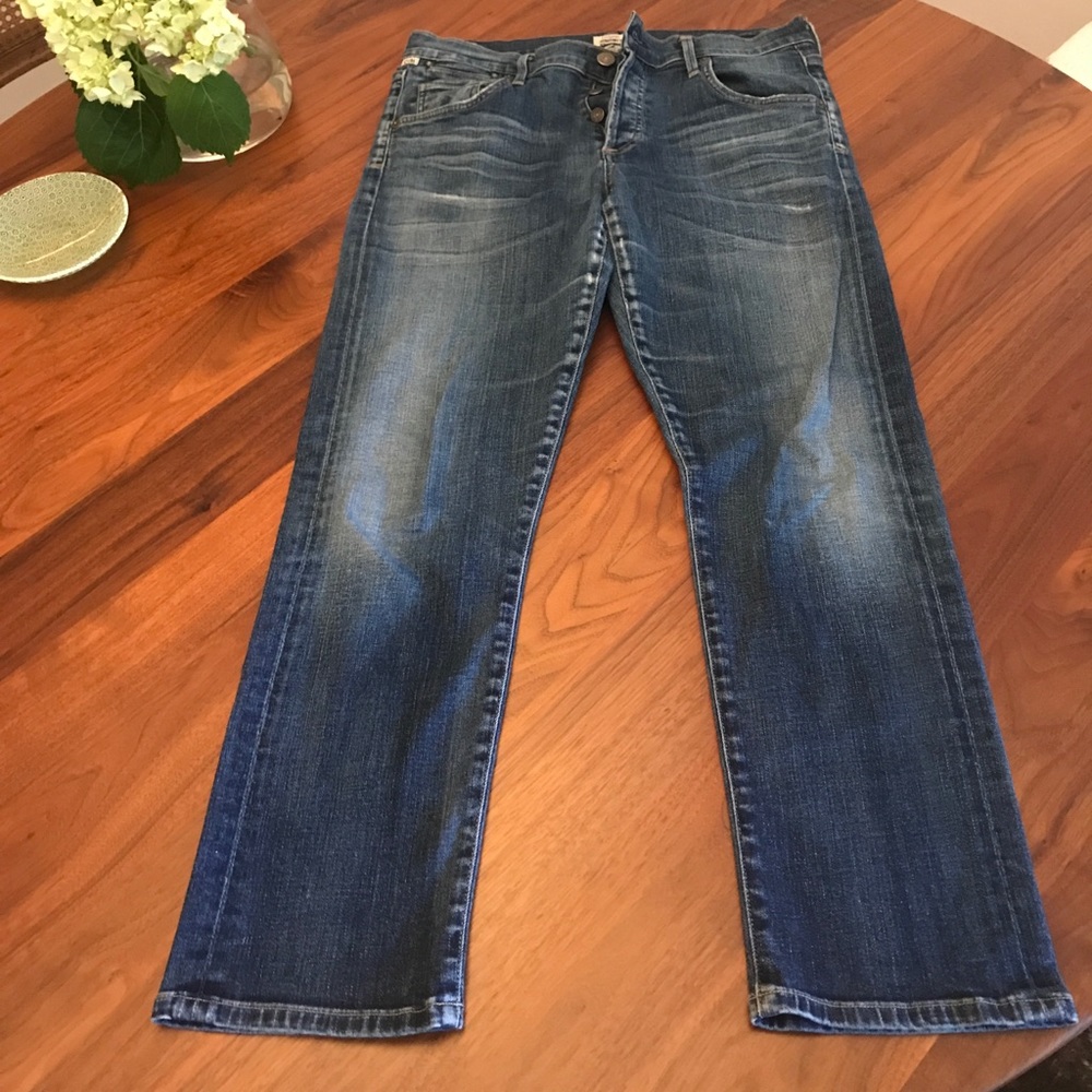 Button fly slim boyfriend jeans